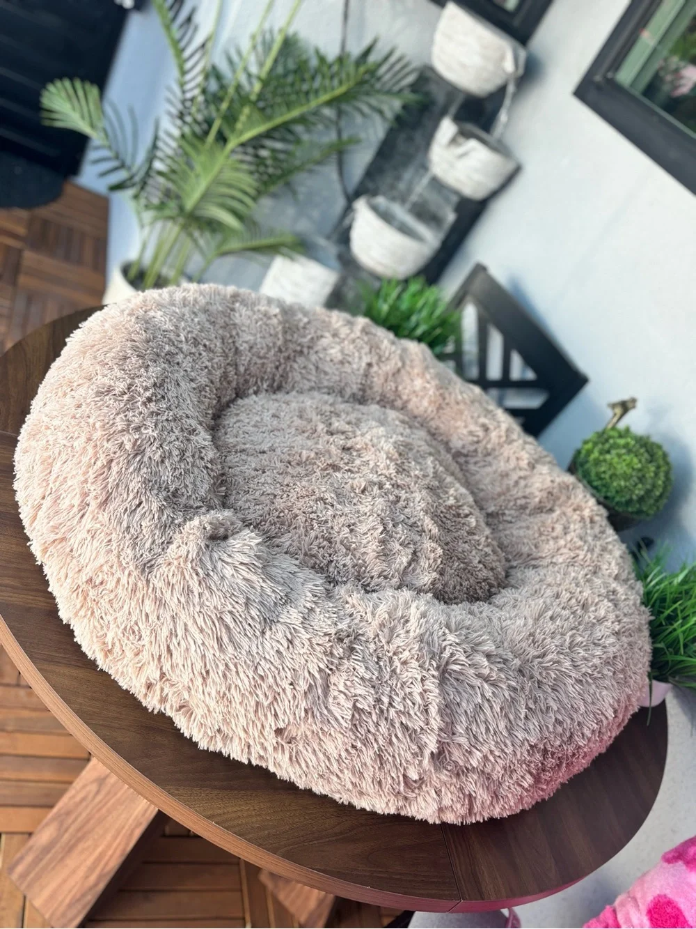 BEDSURE LARGE SIZE FUZZY CALMING BROWN PET BED 🐾🐶